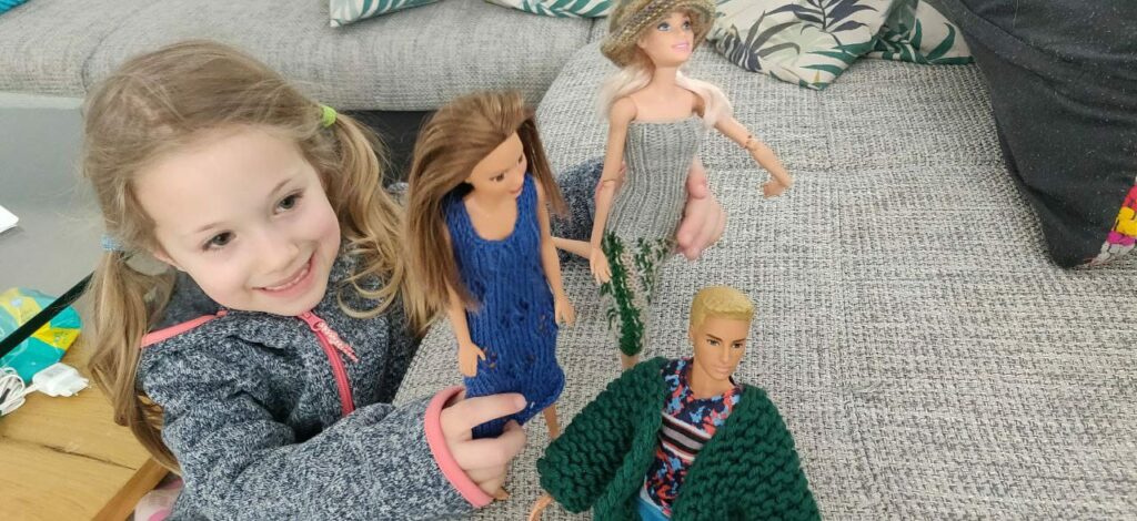 Strickprojekte für Barbie und Ken