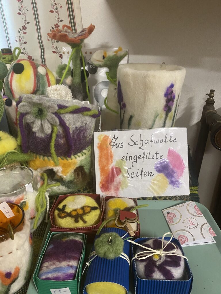 aus Schafwolle eingefilzte Seifen