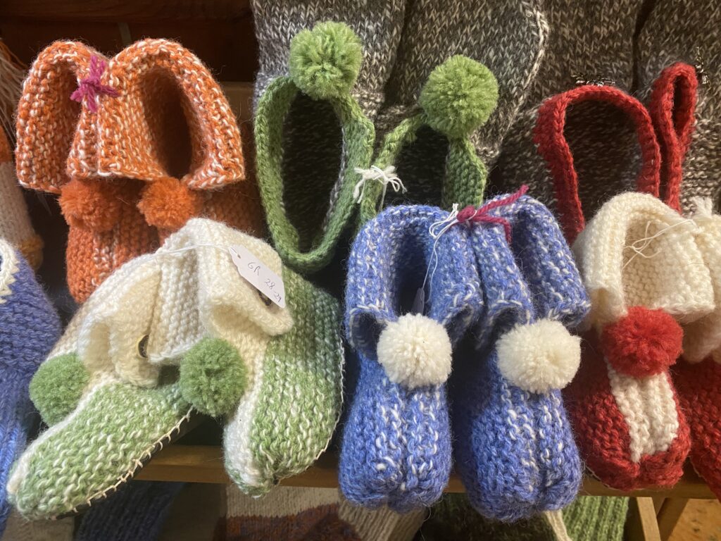 Schafwolle Babyschühchen gestrickt